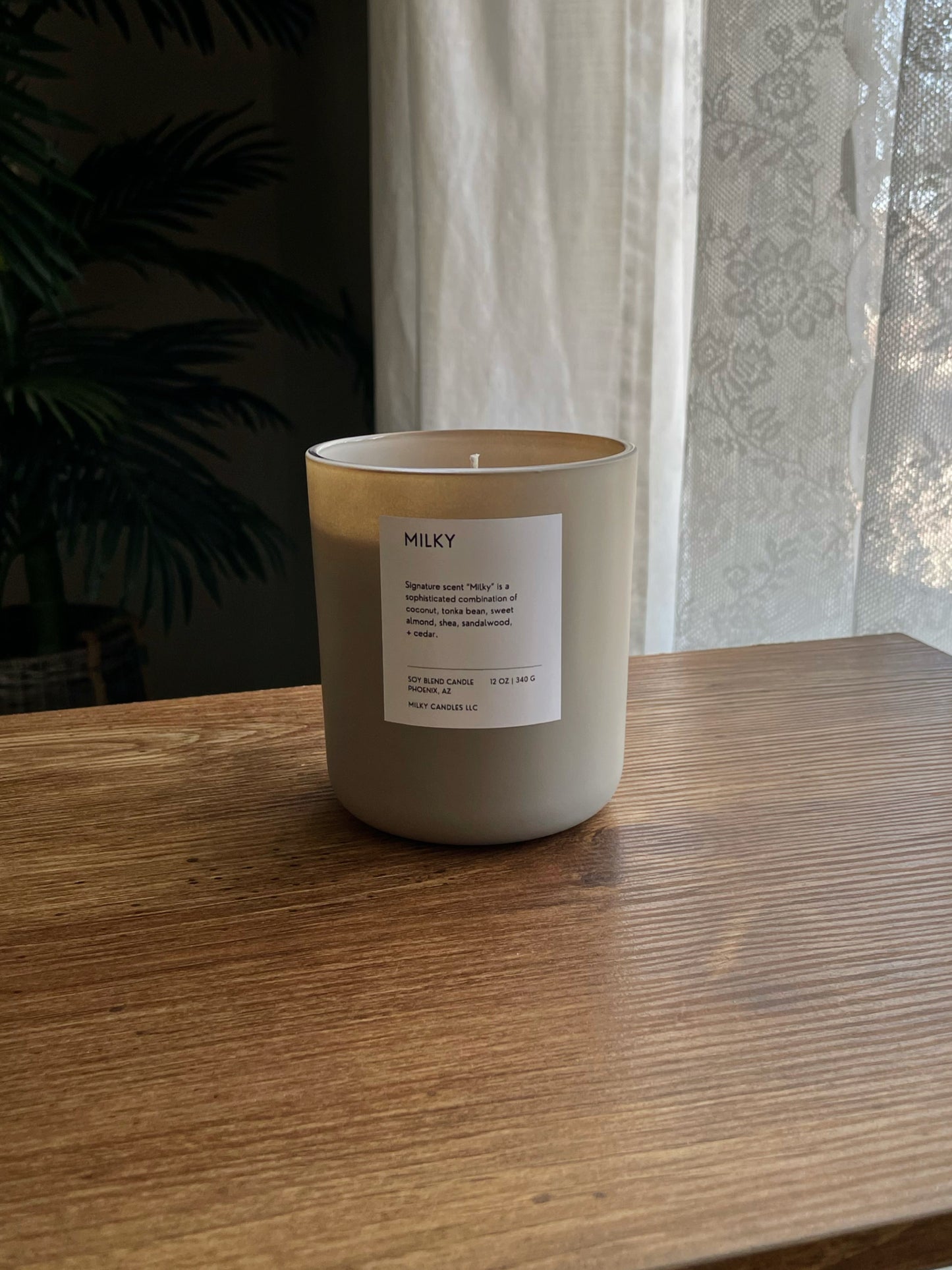 Milky 12 oz Candle